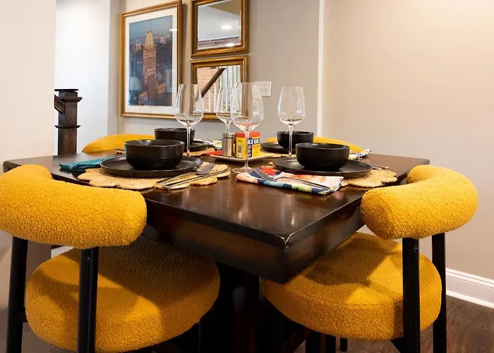 Spacious Federal Hill Home With Rooftop & 4 Parking Spots
