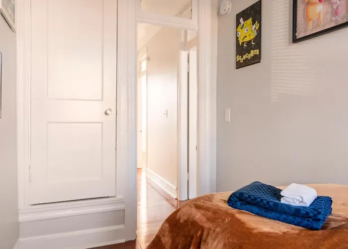 Comfortable 4 Bedroom Home With City View Near Capitol Hill Washington Dc