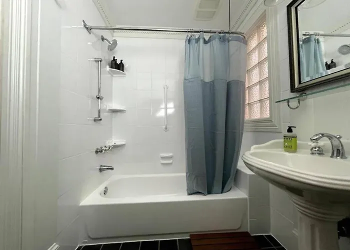 Charming Capitol Hill 2Br Apartment In Walkable Dc